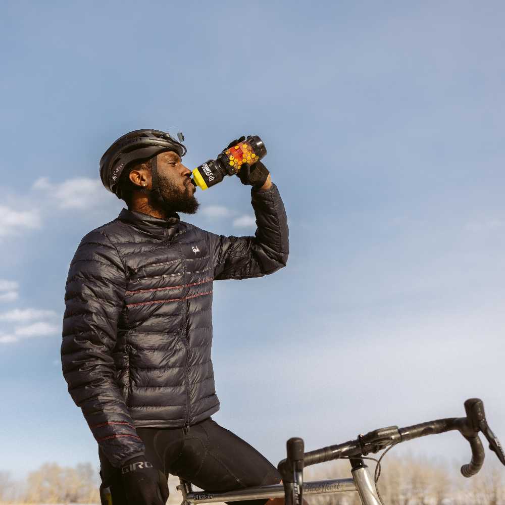 Black Purist Hive Water Bottle in Black.